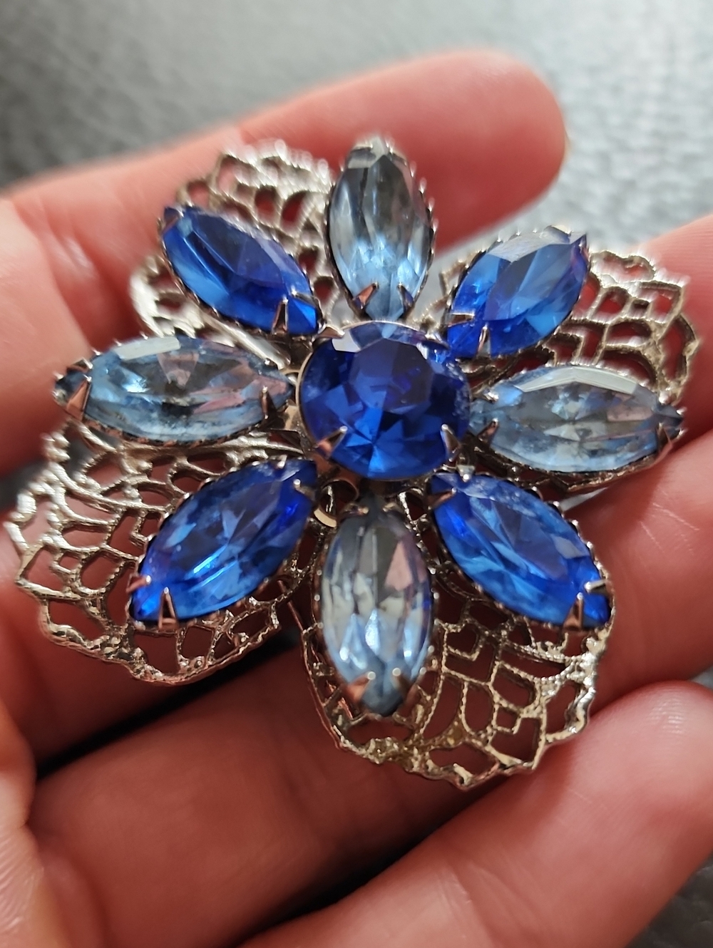 VTG Silver Flower Brooch with Blue Crystal Petals